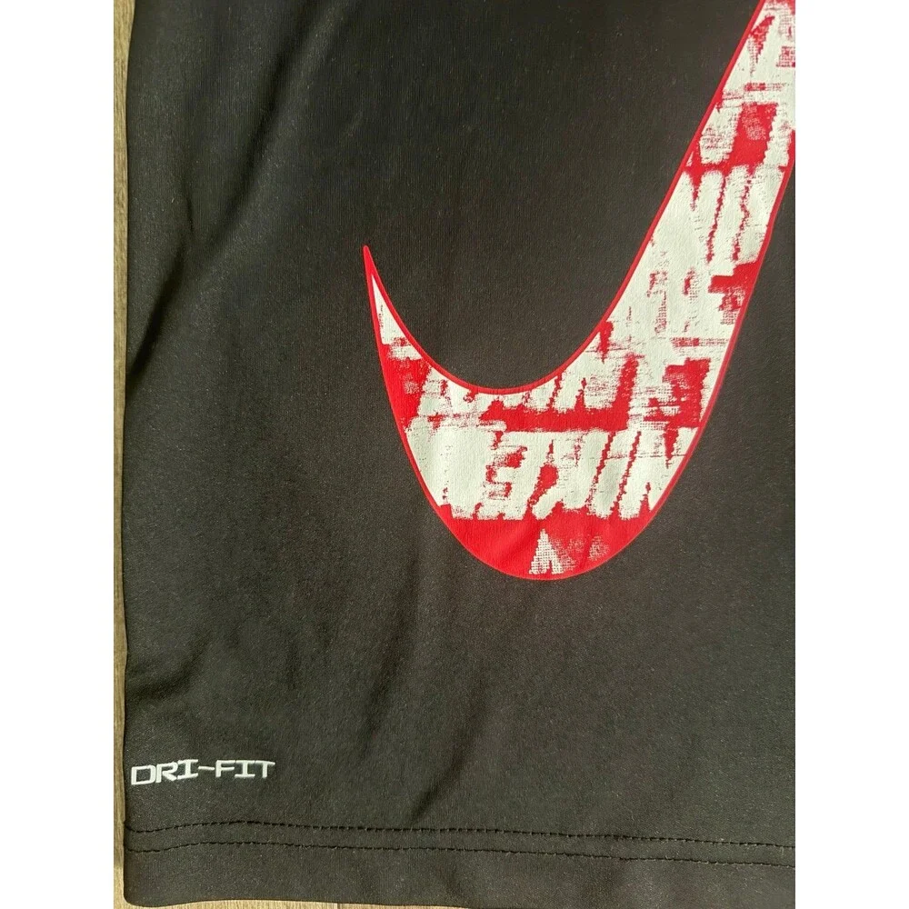 Nike dry fit black t-shirt boys size 5/6